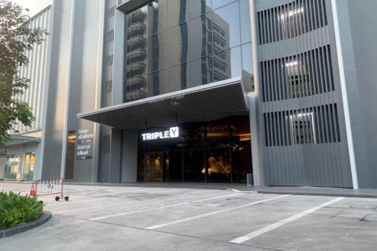 Triple Y Hotel - SHA Extra Plus Bangkok Exterior foto